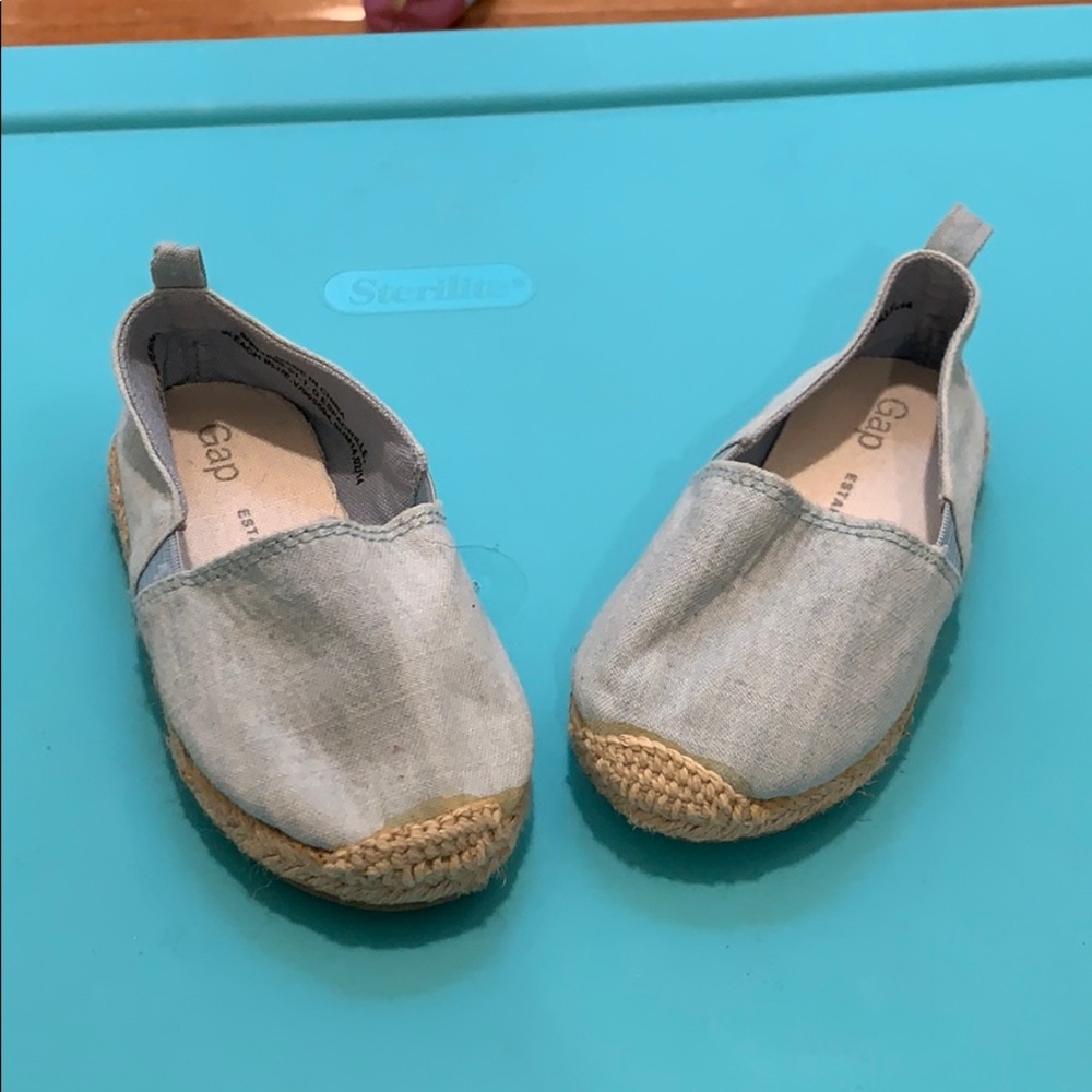 Kids Gap slip on shoes- Size 6